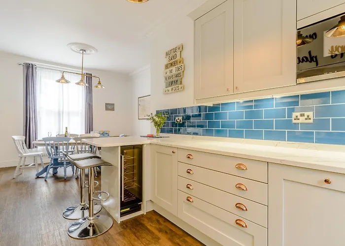 Victoria Square * Whitby